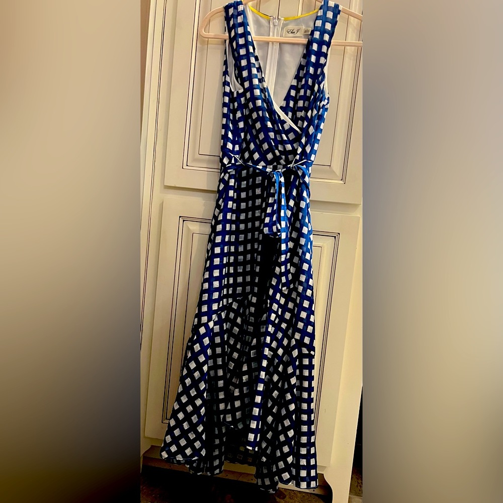 Eliza J Summer dress, blue and white, size 8, Like New Condition